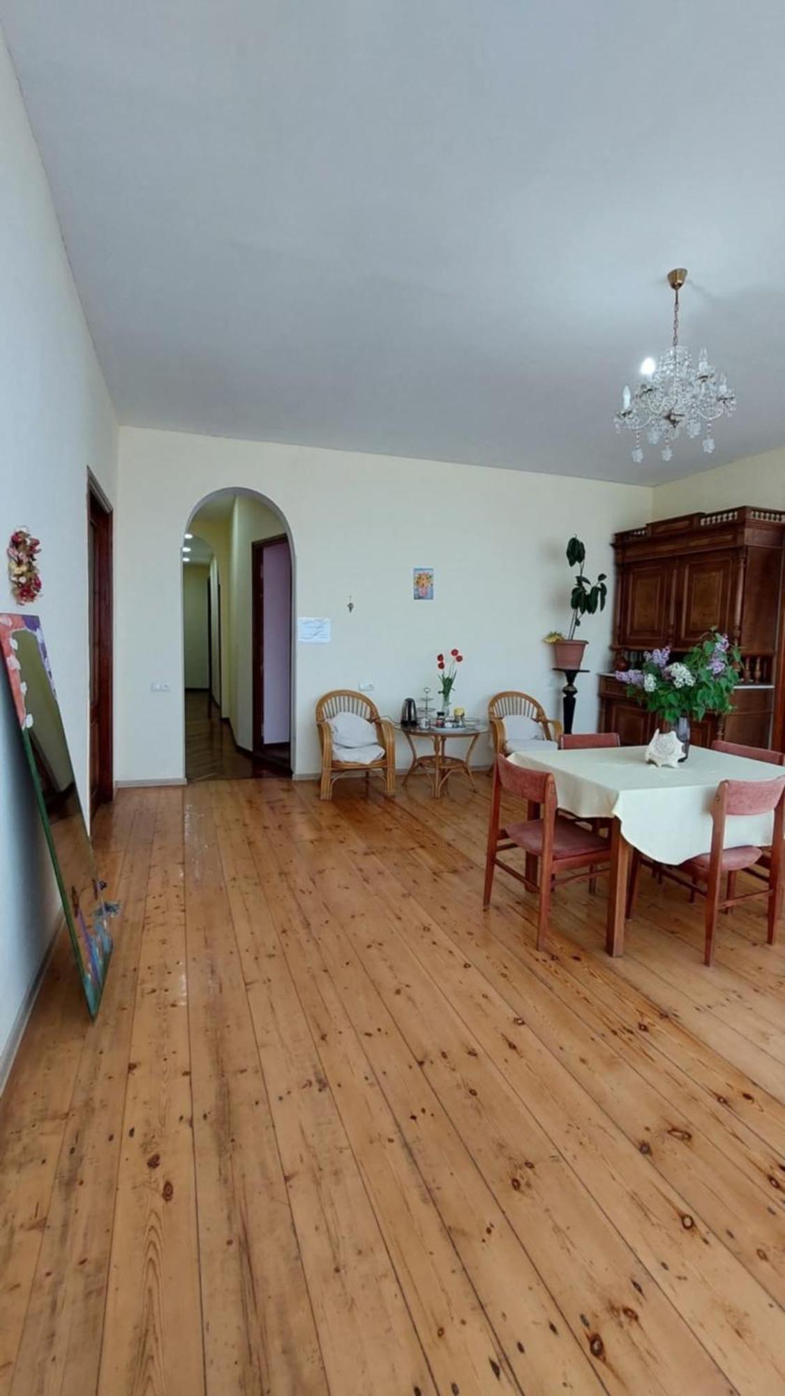 Guesthouse "Door" In Sighnaghi Esterno foto
